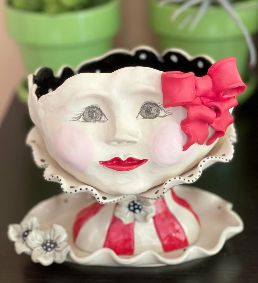 Teyros Lady Head Art Pottery Planter With Tray, Red Bow New! 3 Teyros Lady Head Art Pottery Planter With Tray, Red Bow New!