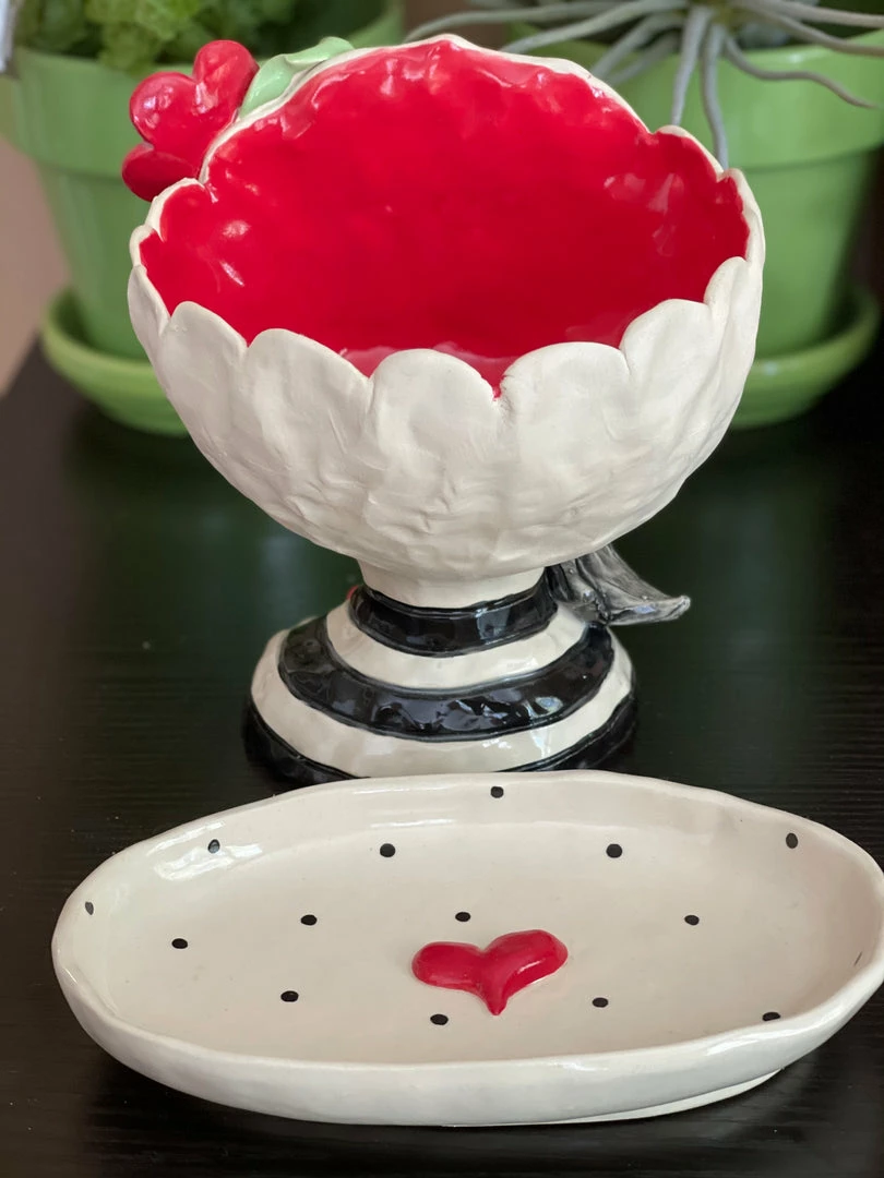 Teyros Lady Head Art Pottery Planter With Tray, Love Bird 4 Teyros Lady Head Art Pottery Planter With Tray, Love Bird