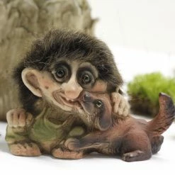 TheHolidayBarn.com Troll's Best Friend